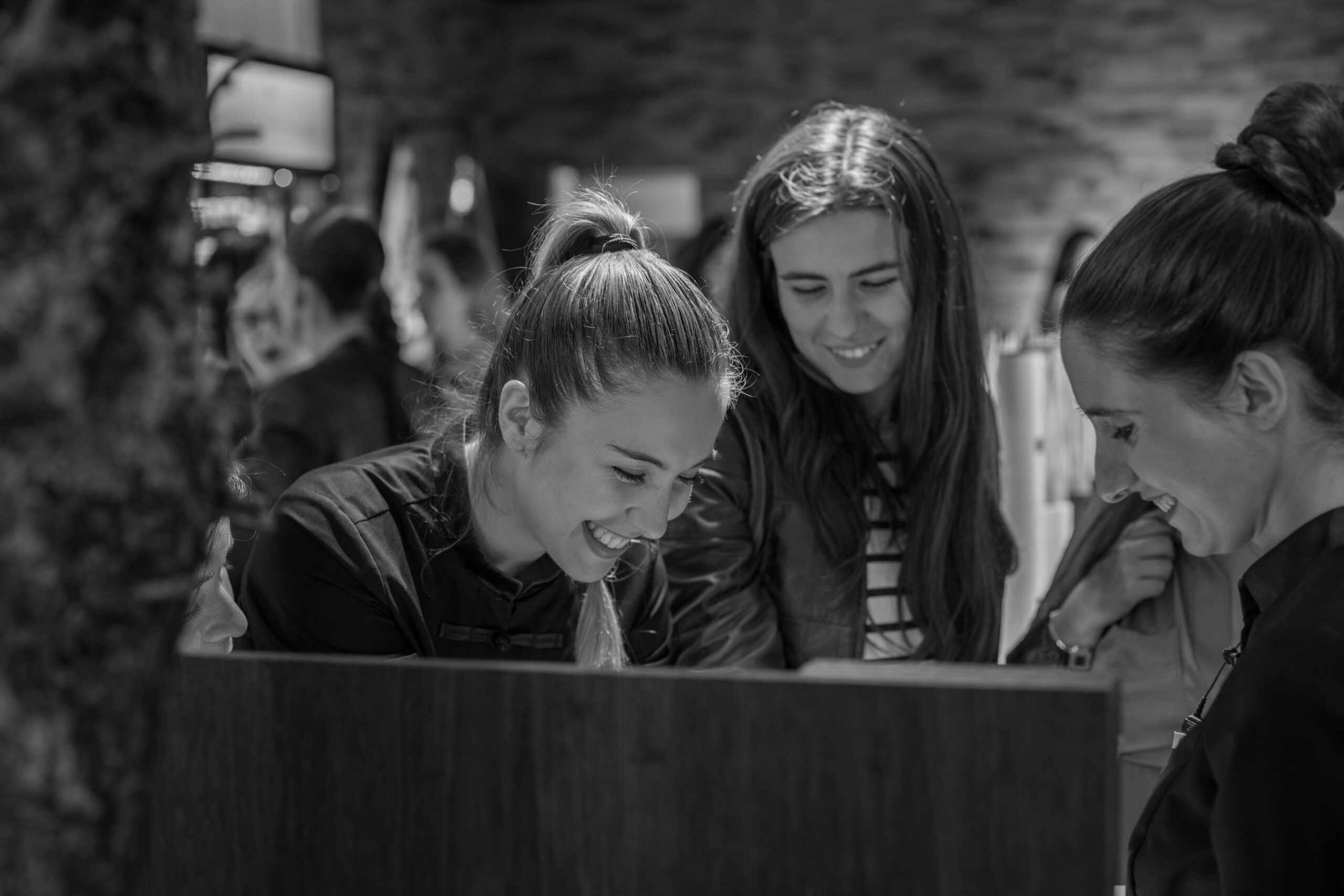 chicas sonriendo