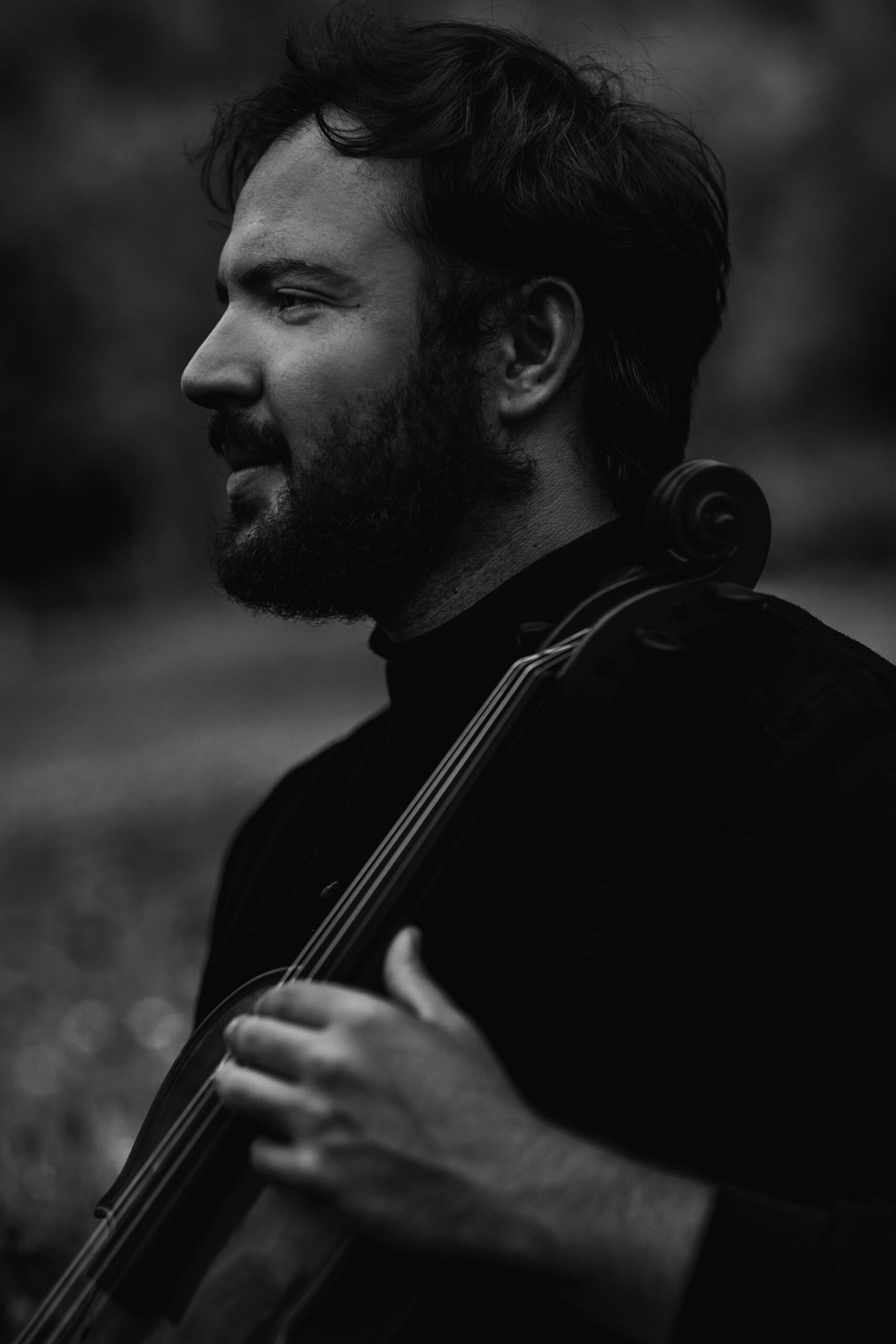 hombre con violín